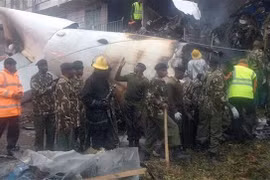 Kenya: Máy bay chở hàng đâm vào tòa nhà thương mại