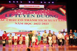 Dành nhiều tình cảm cho trẻ em nhân dịp Tết Trung thu