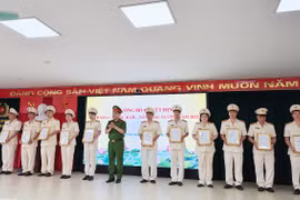 CAQ Bắc Từ Liêm: Công bố các quyết định nâng lương, thăng cấp bậc hàm năm 2023