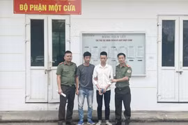 Tóm 'sống' đối tượng bị truy nã lén đi làm hộ chiếu 