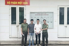 Tóm 'sống' đối tượng bị truy nã lén đi làm hộ chiếu 