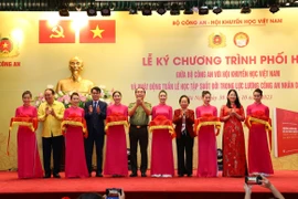 Phối hợp đẩy mạnh khuyến học, khuyến tài trong lực lượng Công an nhân dân