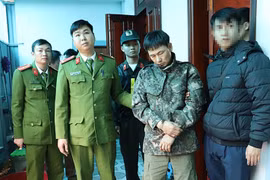 Bắt quả tang gã trai đang phê ma túy lưu thông trên đường