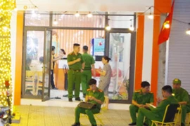 Bênh bạn gái, bắn vỡ gan đối thủ