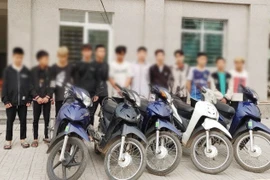 13 thanh thiếu niên vác hung khí tự chế đi tìm ‘đối thủ’ 