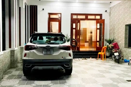 Mâu thuẫn trong tiệc sinh nhật, chém nhầm ô tô nhà hàng xóm