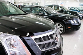 Thuế tăng mạnh: Ôtô đắt thêm cả trăm triệu đồng