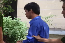 Gã đàn ông đốn mạt tung ảnh nóng bạn gái lên facebook để "trả thù tình" 