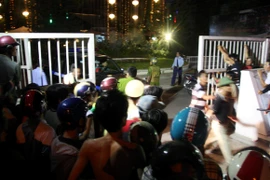 Cảnh sát 113 bắt hai đối tượng dùng hung khí khống chế một gia đình