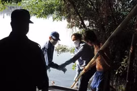 Đi câu cá, phát hiện xác người đàn ông dưới kênh