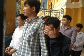 Chiêu độc: Bóp “của quý” người nước ngoài để "chôm" tài sản