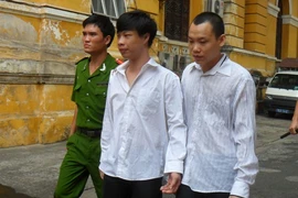 Gã làm công trói cả nhà chủ, cướp tài sản