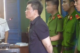 Quái chiêu: Mặc 3 quần lót chứa 1kg heroin, hòng xuất cảnh