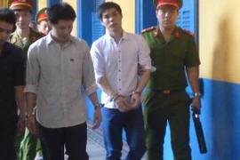 Bảo vệ quán bar trả thù, khách vong mạng