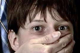 Cậu ruột bắt cóc cháu gái tống tiền gia đình