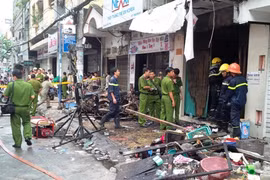 Tp. Hồ Chí Minh: Cháy nhà mặt tiền, 7 người chết