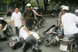 Để hơn nửa tỷ đồng trong cốp xe, một phụ nữ bị đánh cướp giữa ban ngày