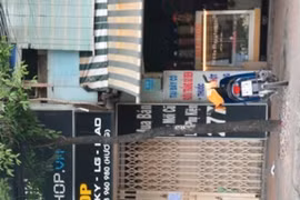 Cửa hàng ĐTDĐ bị trộm hàng chục iPhone