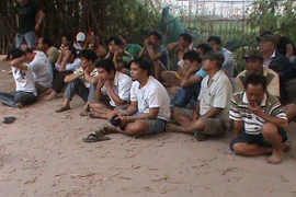 Trường gà vùng ven mỗi ngày quy tụ 70 - 80 con bạc