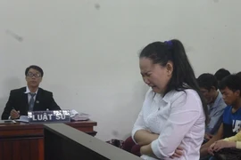 “Ác mẫu” giẫm đạp chết bé trai 18 tháng tuổi khóc nức nở suốt phiên tòa