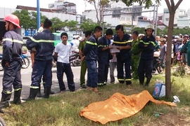 Dàn cảnh móc túi, bị công an truy đuổi, nhảy kênh trốn và chết đuối