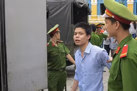 Quan hệ với bạn gái 13 tuổi, lãnh 8 năm tù