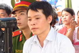 Nghi ngoại tình, chồng cuồng sát vợ mang thai tại phòng trọ