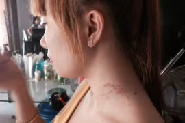 Nữ chủ tiệm tóc mưu trí, tay không chống trả tên cướp có dao