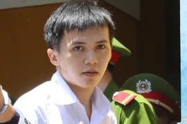 Chở bạn gái “nhí” đi chơi tiện thể đưa về nhà làm “chuyện người lớn”