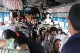 Bắt nhóm cưỡng đoạt tài sản trên xe khách bằng chiêu rủ rê cờ bạc 