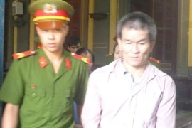 Bỏ thuốc trừ sâu đầu độc cả nhà hàng xóm