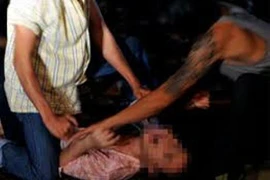 Điều tra vụ cô gái bị hãm hiếp, cướp tiền trên đồng ruộng