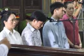 Bị chồng đánh đập, vợ thuê giang hồ “xử” chồng bằng 2 phát súng