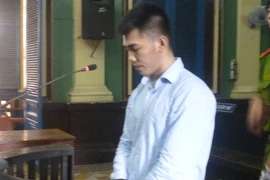 Tá hỏa khi gói hàng gần 2,5 tỷ đồng bị tráo đổi bằng viên gạch nung