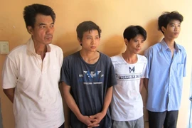 Bắt giam con nợ, đánh đập đòi nợ kiểu côn đồ