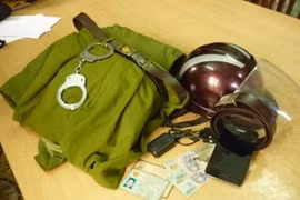 Bắt nhóm xưng cảnh sát hình sự, chặn người đi đường "xin" tiền