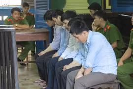 Đánh chết bạn tù bị nhiễm HIV vì đi vệ sinh ngay tại chỗ