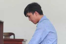 Rủ người yêu nhí trốn học đi nhà nghỉ "mây mưa"