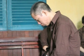 Vác rựa đi chém người, bị đối phương cướp rựa chém chết!