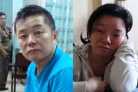  Bắt cặp vợ chồng người Trung Quốc buôn sextoy, thuốc kích dục