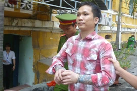 Đòi nợ thuê không được tưới xăng đốt con nợ thành ngọn đuốc sống 