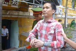 Đòi nợ thuê không được tưới xăng đốt con nợ thành ngọn đuốc sống 