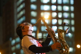  Nghệ sĩ saxophone Trần Mạnh Tuấn bị đột quỵ 