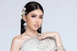 Dù đang cách ly, đại diện nhan sắc Việt vẫn ghi điểm với thần thái xuất sắc