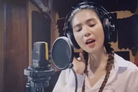 Khi "hotgirl" muốn trở thành ca sĩ bất chấp mọi lời khen chê