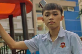 Ca sĩ Ngọc Sơn cùng một trong doanh nhân giàu có tìm kiếm Hồ Văn Cường để giúp đỡ