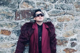 Tùng Dương ra MV "Hư vô" viết về sự hy sinh quả cảm của một nữ tu trong dịch Covid-19