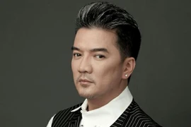 Đàm Vĩnh Hưng chính thức khởi kiện nữ doanh nhân “tố” mình “ăn chặn” tiền từ thiện