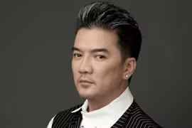 Đàm Vĩnh Hưng chính thức khởi kiện nữ doanh nhân “tố” mình “ăn chặn” tiền từ thiện