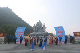 Hơn 1000 người tham gia MV “Việt Nam rạng rỡ hoan ca”